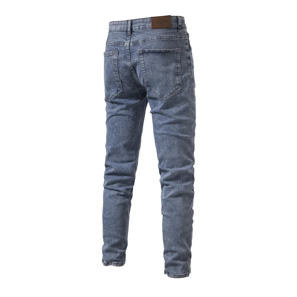 Moderne Slim-Fit-Jeans in Indigo